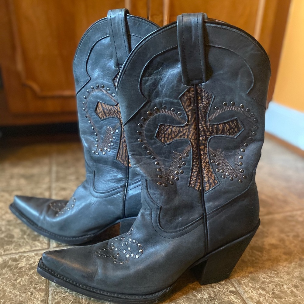 Rebel Cowgirl boots Size 8.5